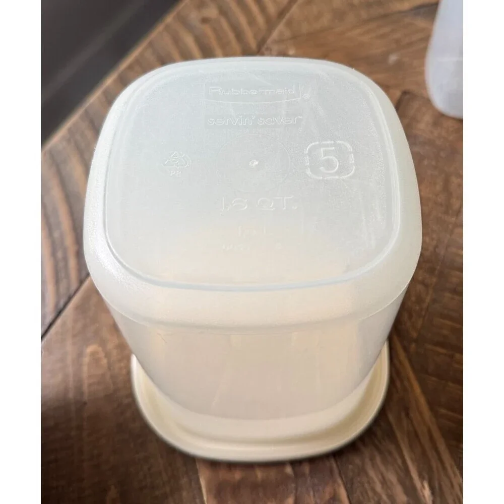 Set of 2 Rubbermaid Servin' Saver Food Canisters Containers #5 #8 Almond Lids